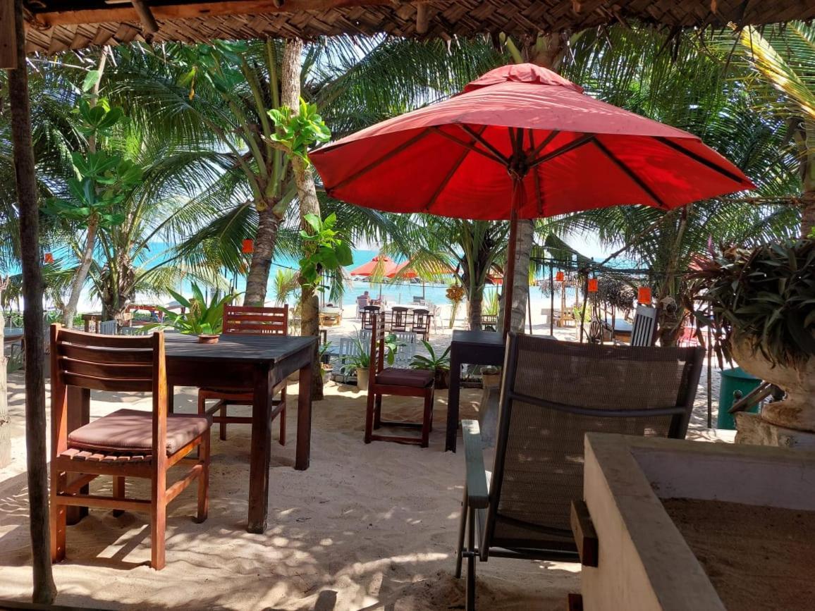 Blue Horizon Beach Hotel Tangalle Extérieur photo