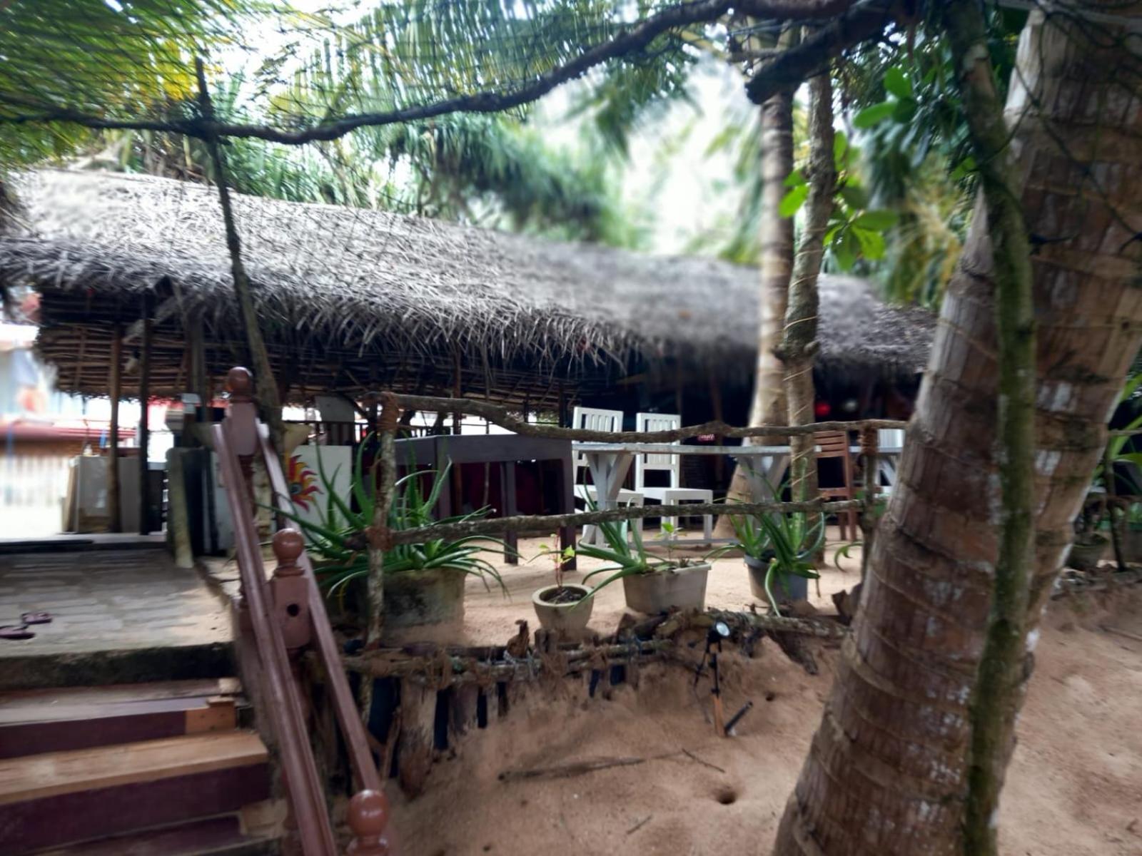 Blue Horizon Beach Hotel Tangalle Extérieur photo